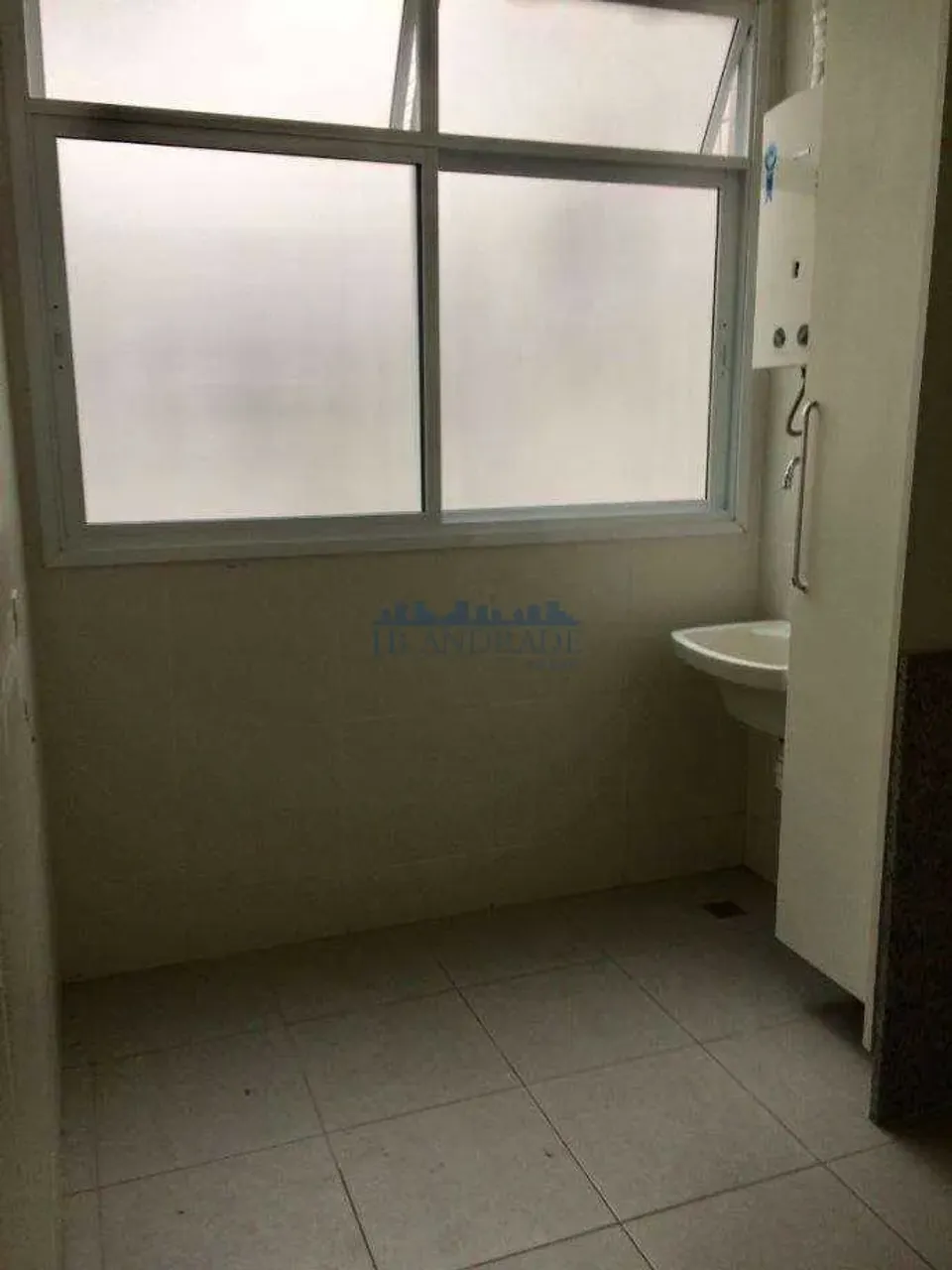 Apartment with 3 bedrooms and a closed gas kitchen — photo 16