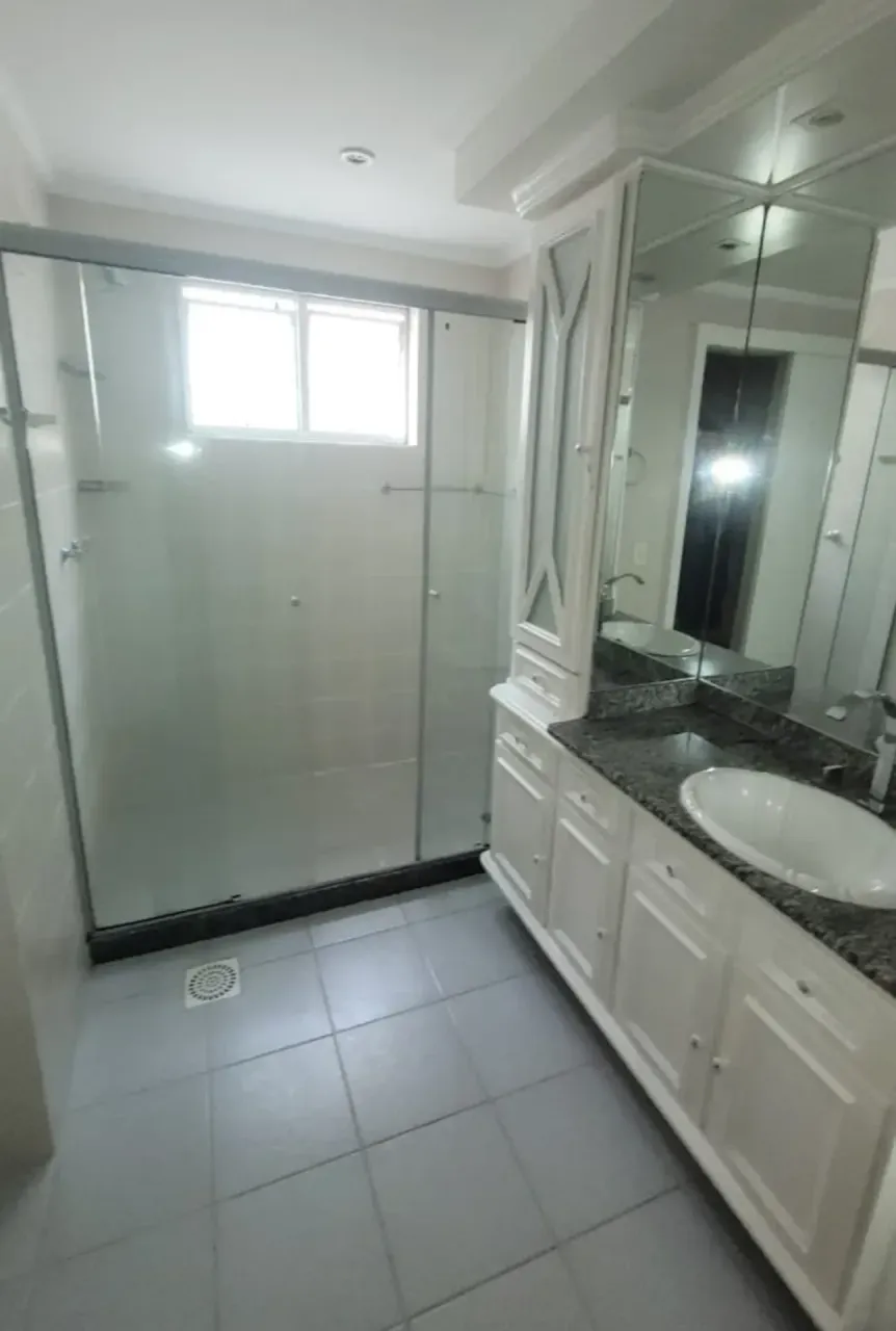 Unfurnished 3-bedroom apartment with 3 bathrooms — photo 13