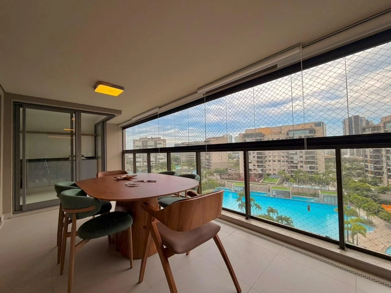 Apartamento mobiliado com 3 quartos e varanda envidraçada — photo 5