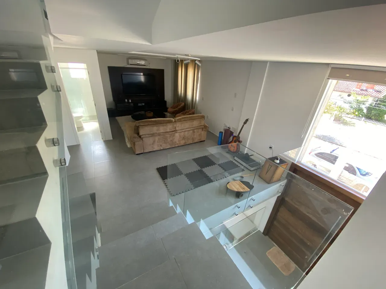Floor-to-ceiling windows in a 3-bedroom house, 230 m² — photo 18