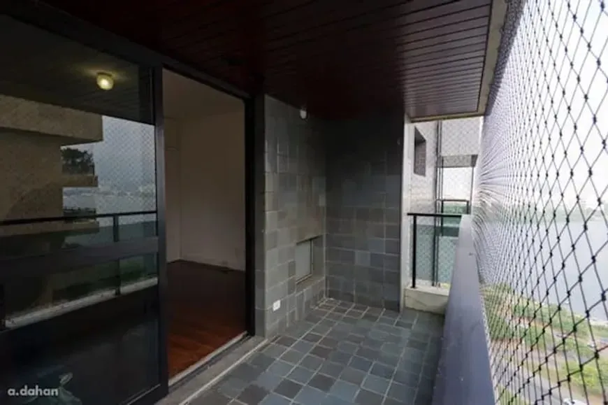 Apartment with 4 bedrooms, 5 bathrooms and 380 m² plus balcony — photo 13