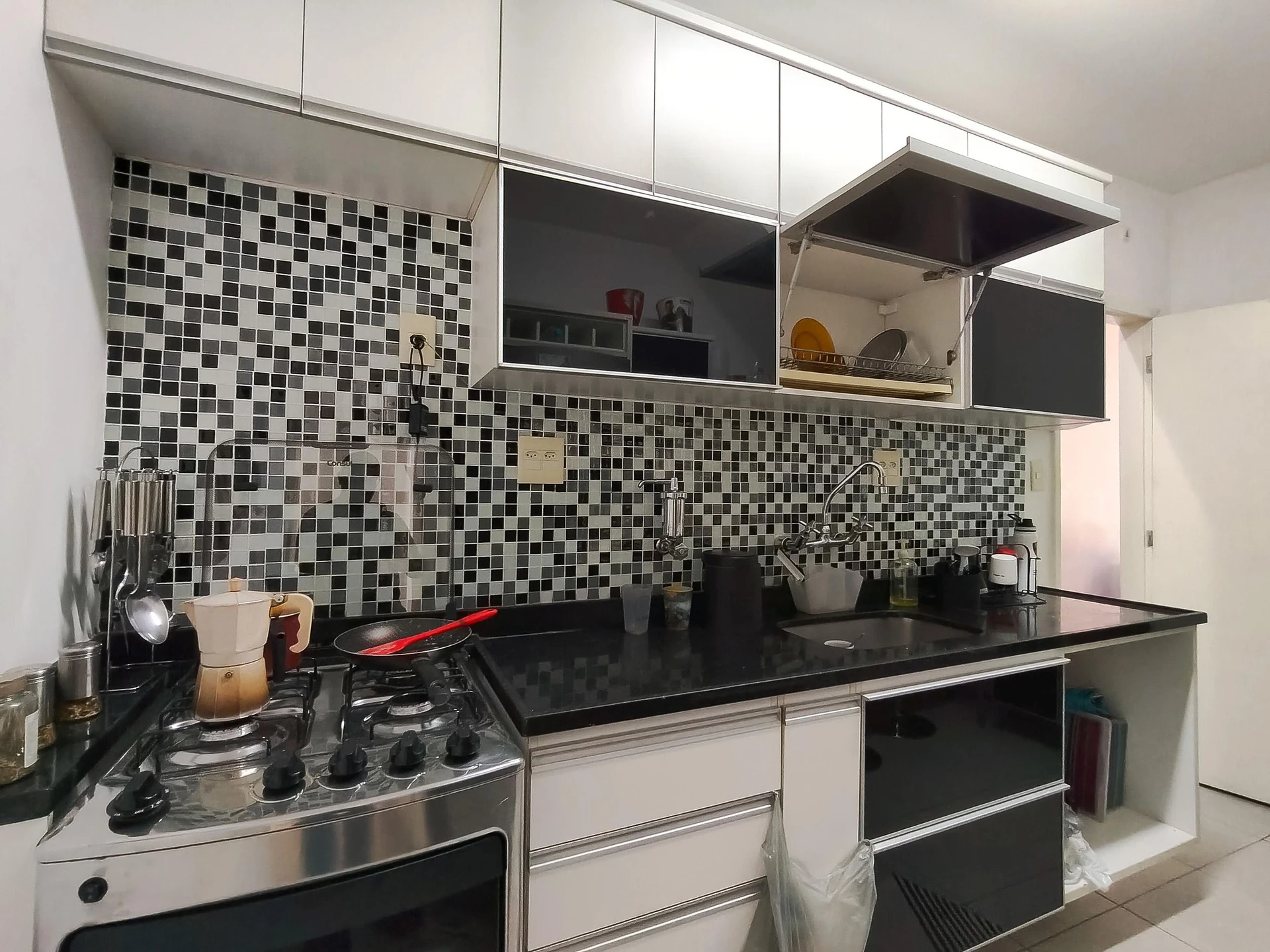 Rental apartment with 3 bedrooms and a private garden — photo 9