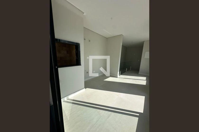 Furnished house, 205 m², with floor-to-ceiling windows — photo 8