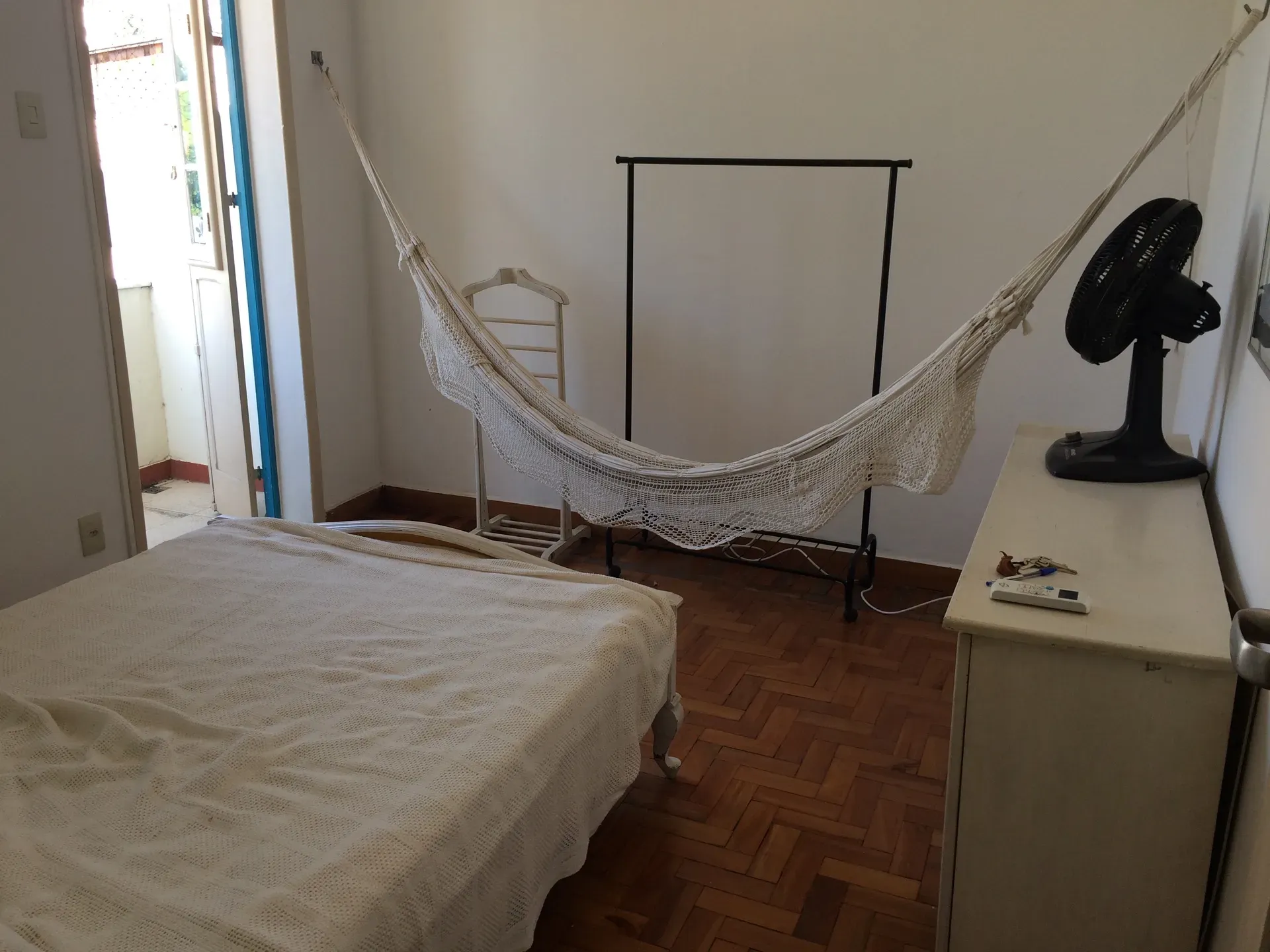 Apartment on the 2nd floor with wood or laminate floors — photo 2