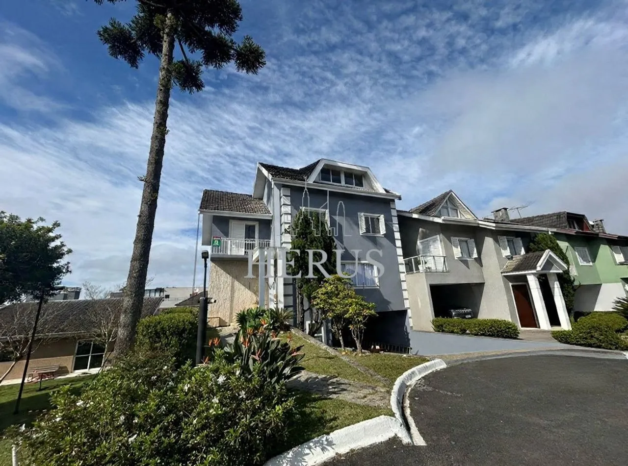 House with 4 bedrooms and 3 en-suite baths, 325 m²
