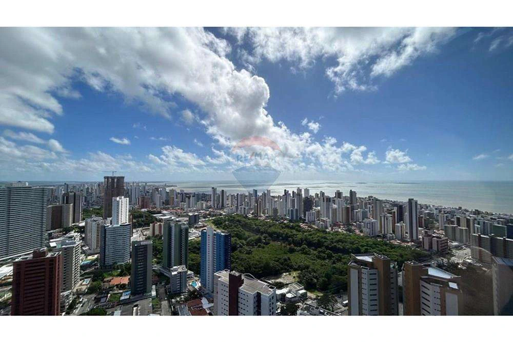 430 m² duplex apartment with a private-use condo pool — photo 4