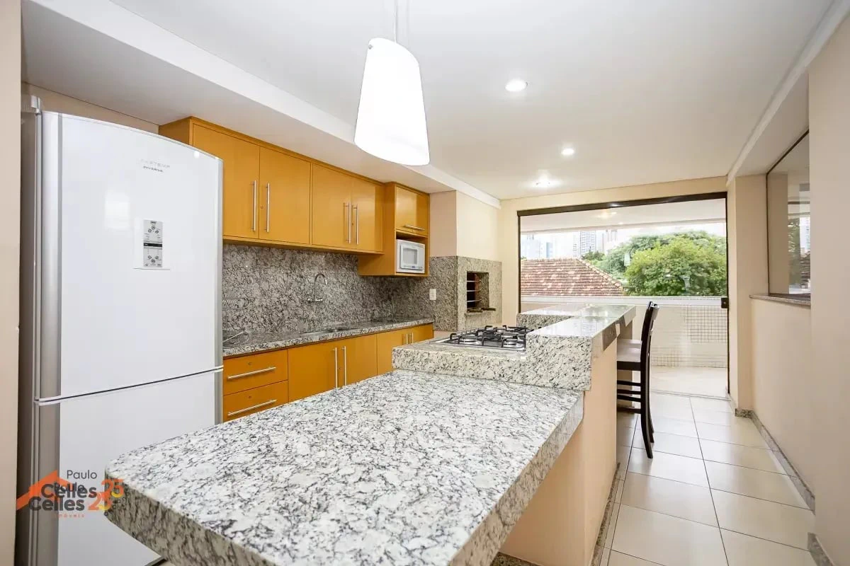 3-bedroom apartment with a grill on the balcony in Curitiba — photo 12