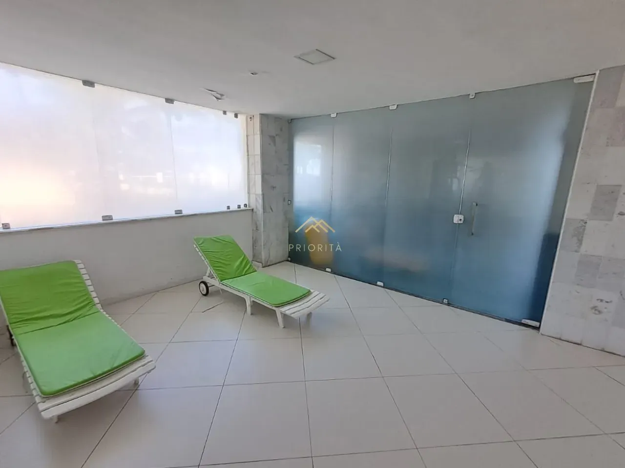 Apartamento sem mobília com 3 quartos e varanda envidraçada — photo 36