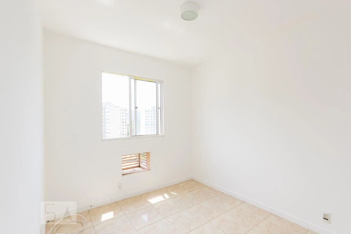 2-bedroom apartment in a building with a pool — photo 29
