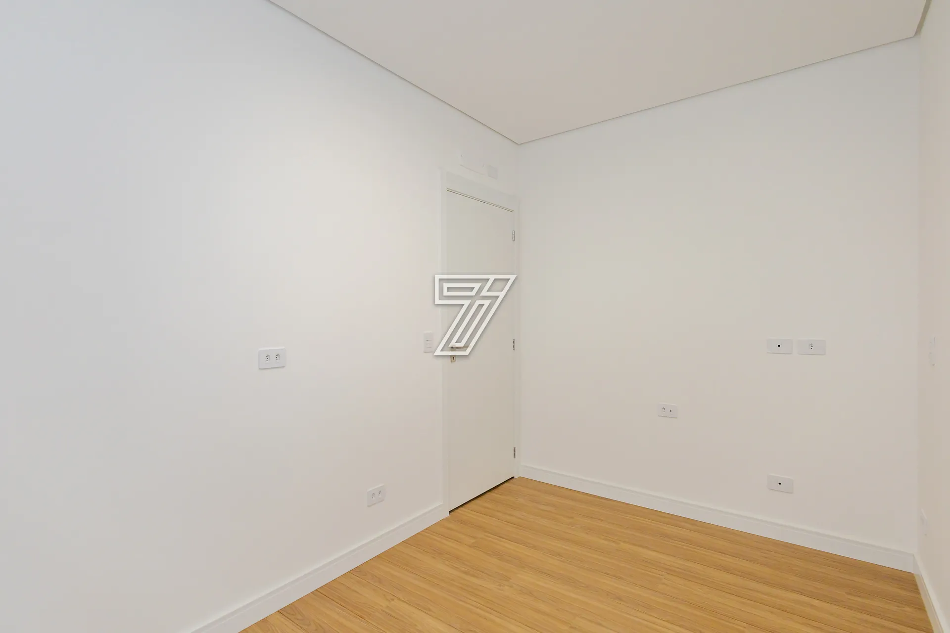 2-bedroom apartment with suite, open kitchen and 2 parking — photo 49
