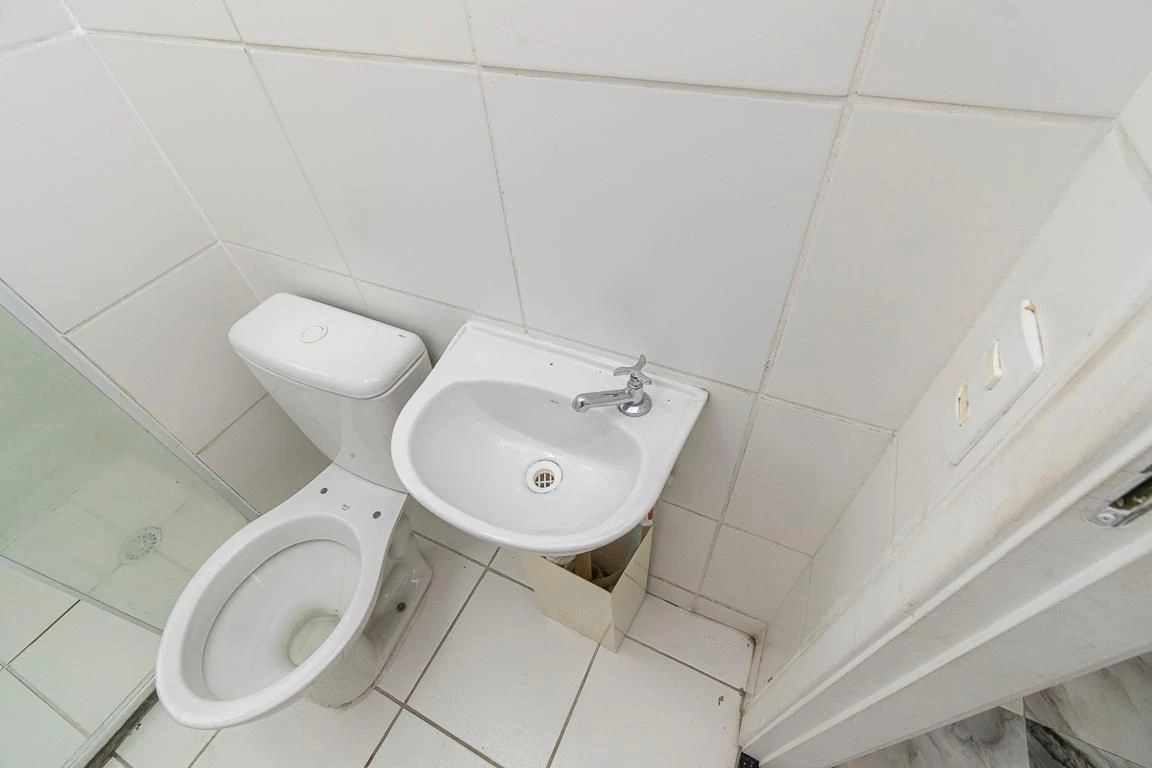 2-bedroom apartment with 1 bathroom, no parking — photo 9