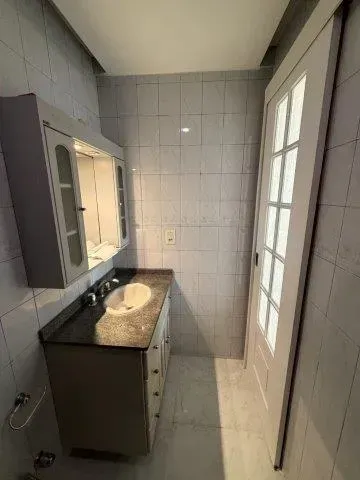 2-bedroom apartment with a home office — photo 2