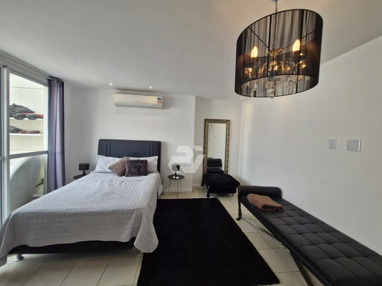 Furnished 4-bedroom apartment with 4 bathrooms — photo 13