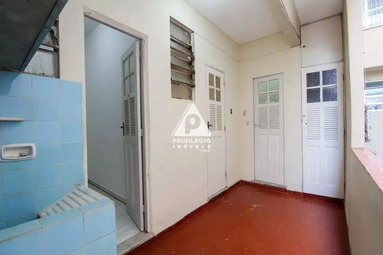 Деревянный пол или ламинат и 2 спальни: квартира 84 м² — photo 9