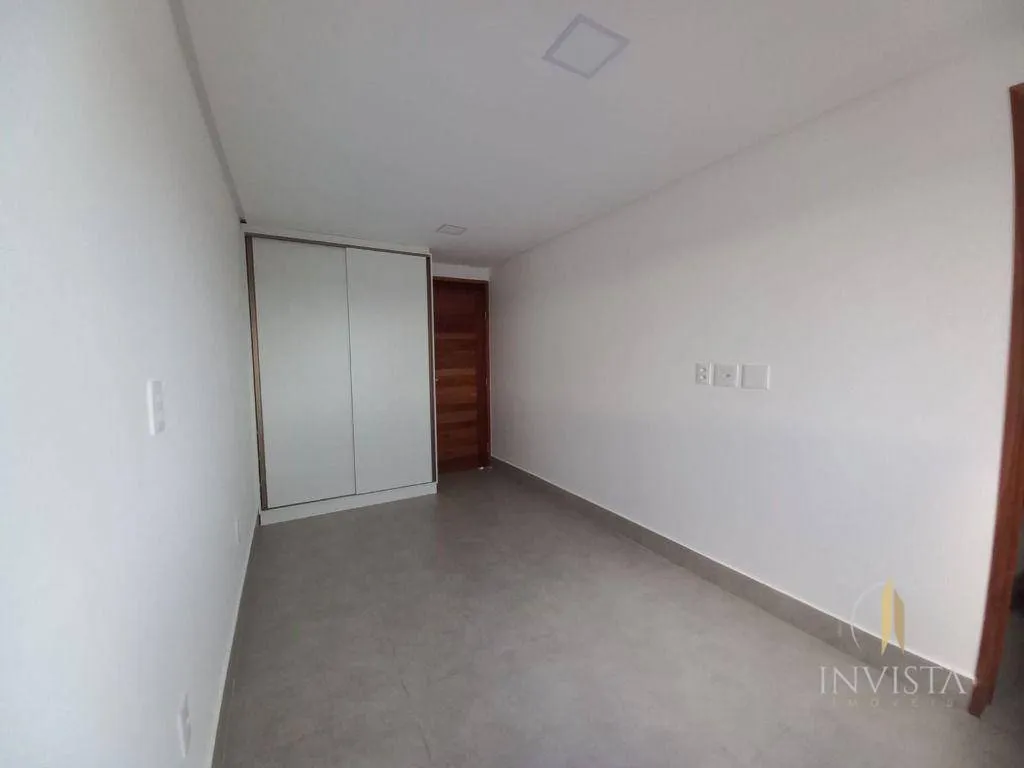 4 en-suite apartment with a balcony, 145 m² — photo 13