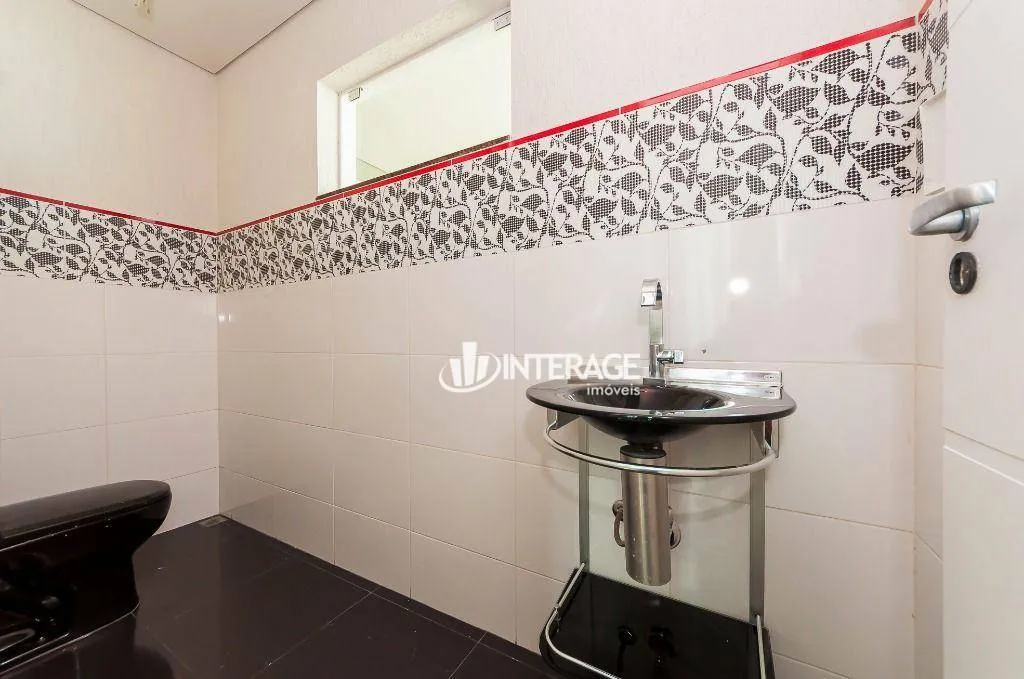 House with 3 bedrooms and a private garden — photo 29