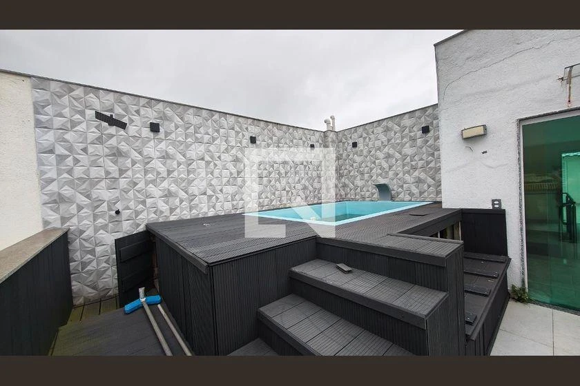 Balcony with a grill in a 3-bedroom apartment, 311 m² — photo 13