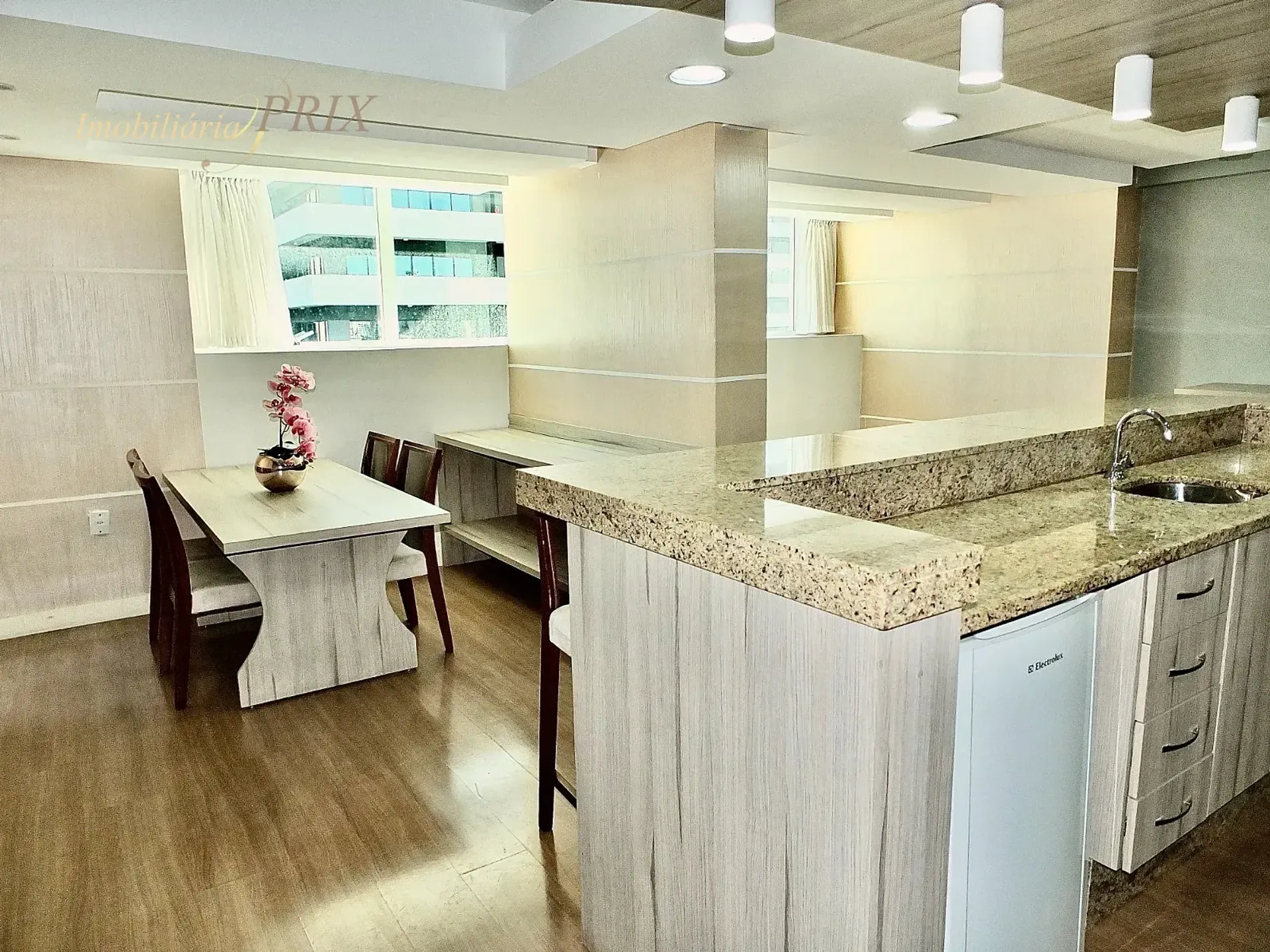 Apartamento mobiliado tipo studio com cozinha aberta — photo 24