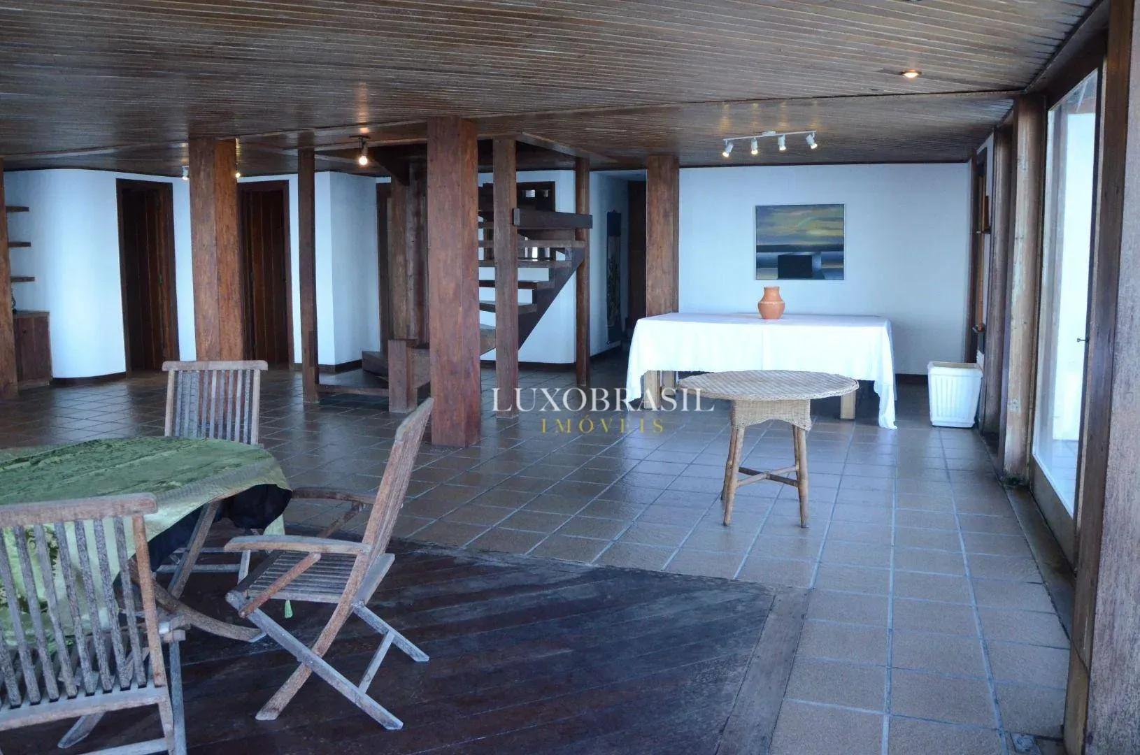 800 m² house with 5 bedrooms and 5 bathrooms — photo 44