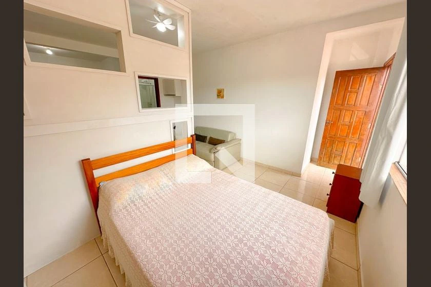 Furnished apartment, 40 m², with floor-to-ceiling windows — photo 10