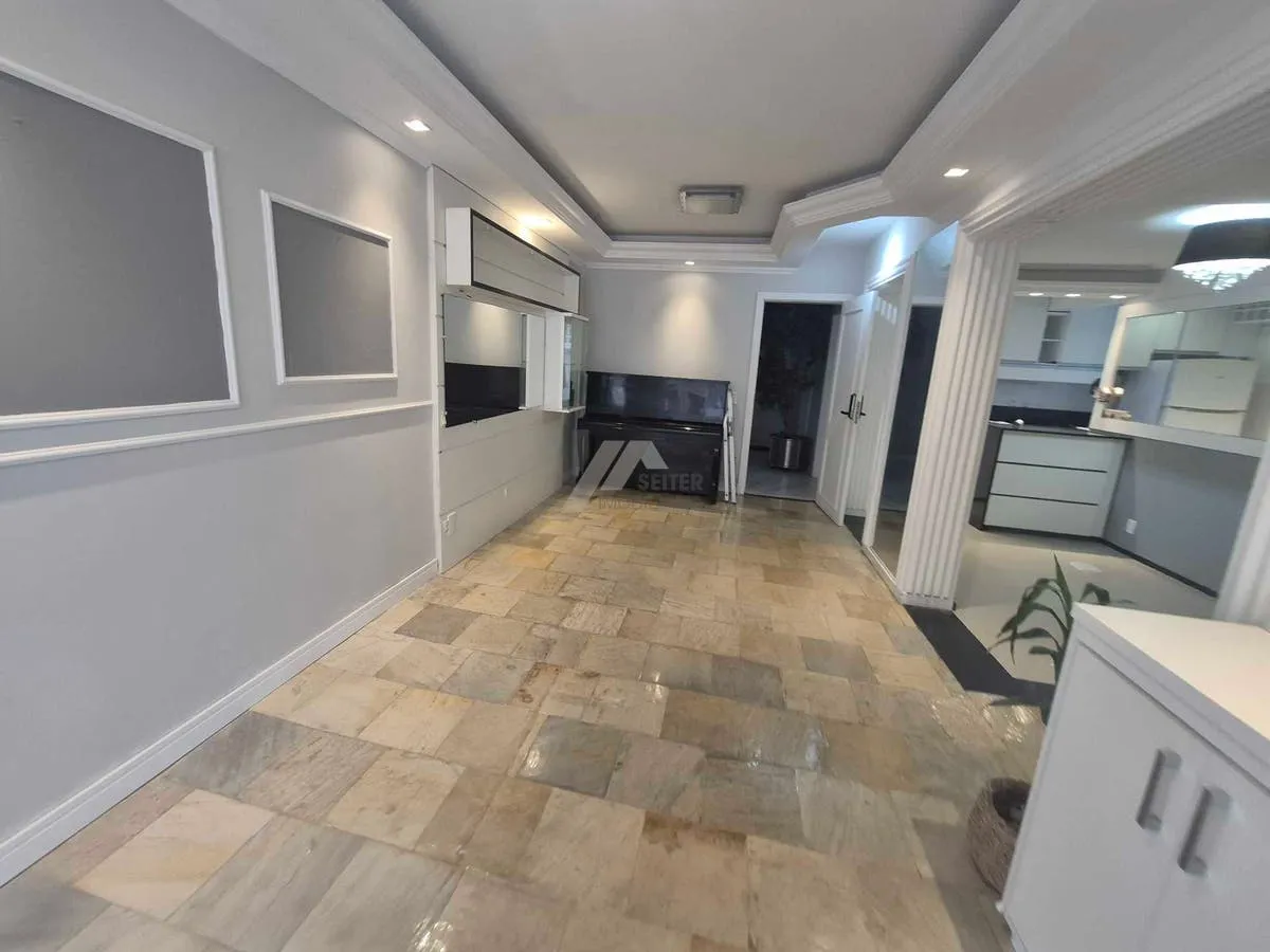 3-bedroom apartment with a glass-enclosed balcony — photo 5