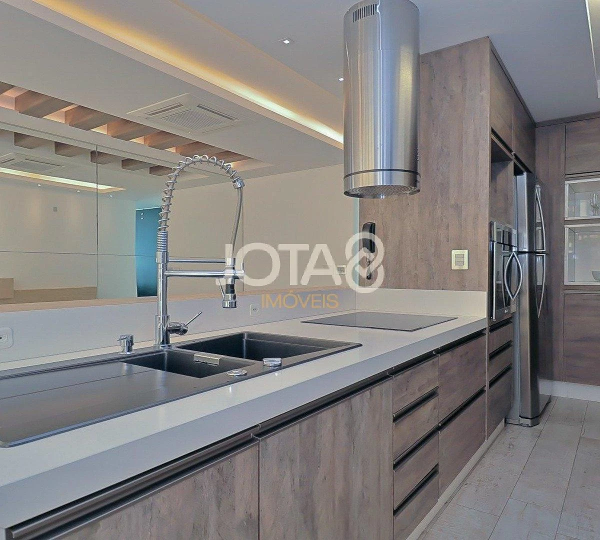 2-bedroom apartment in a building with a gym — photo 12