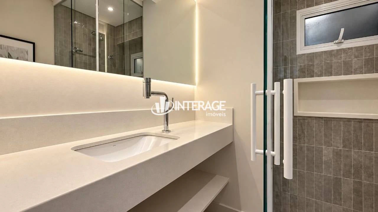2-bedroom apartment with a private pool in Curitiba — photo 9