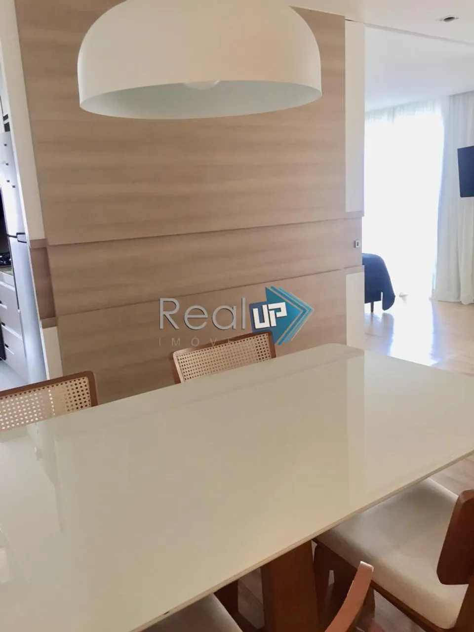 Furnished apartment with 2 bedrooms and a balcony — photo 8