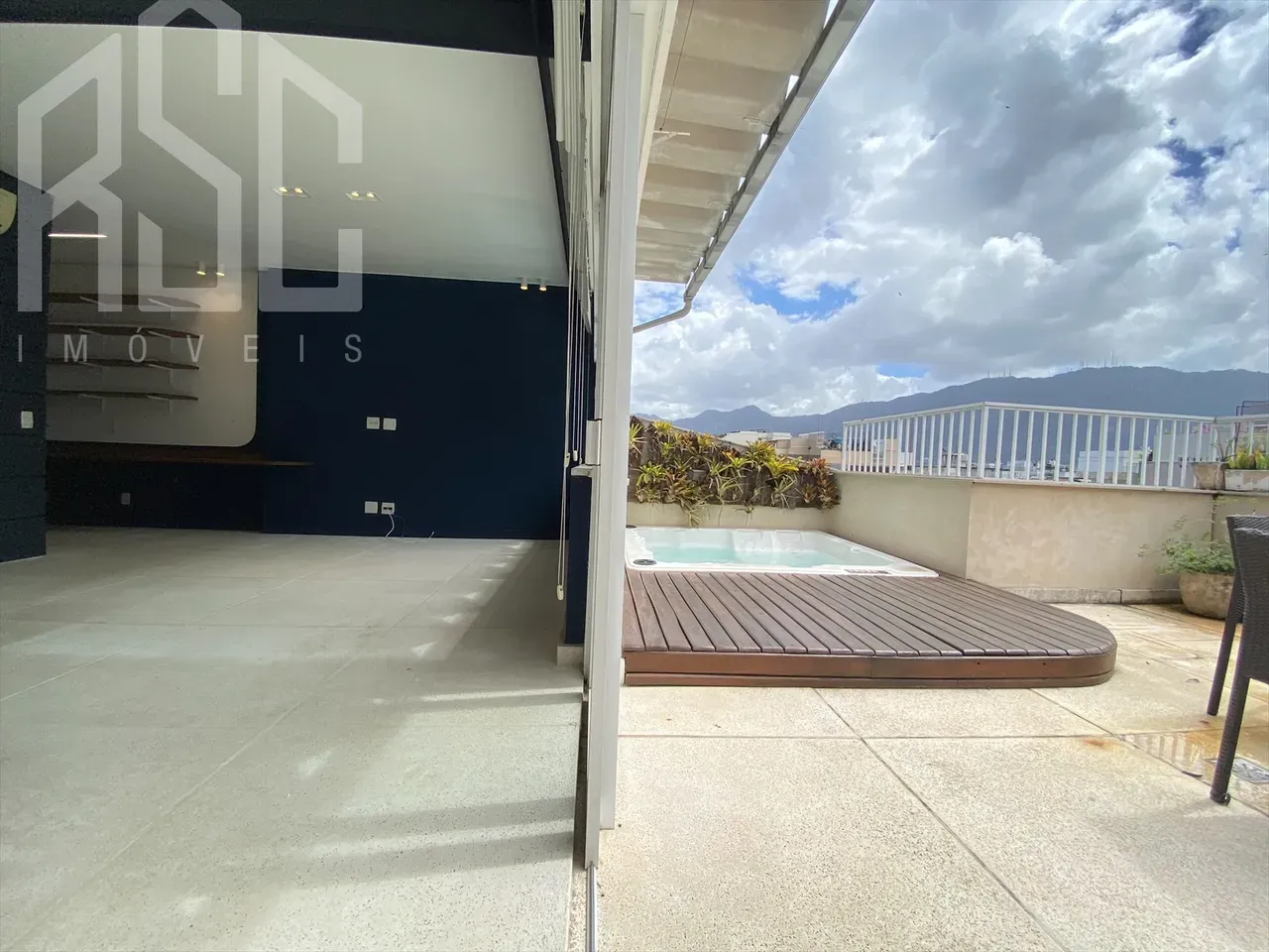 145 m² duplex penthouse with 2 bedrooms and 3 baths — photo 46