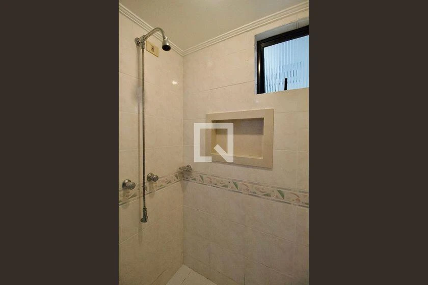 147 m² apartment with a home office and a bathtub — photo 35