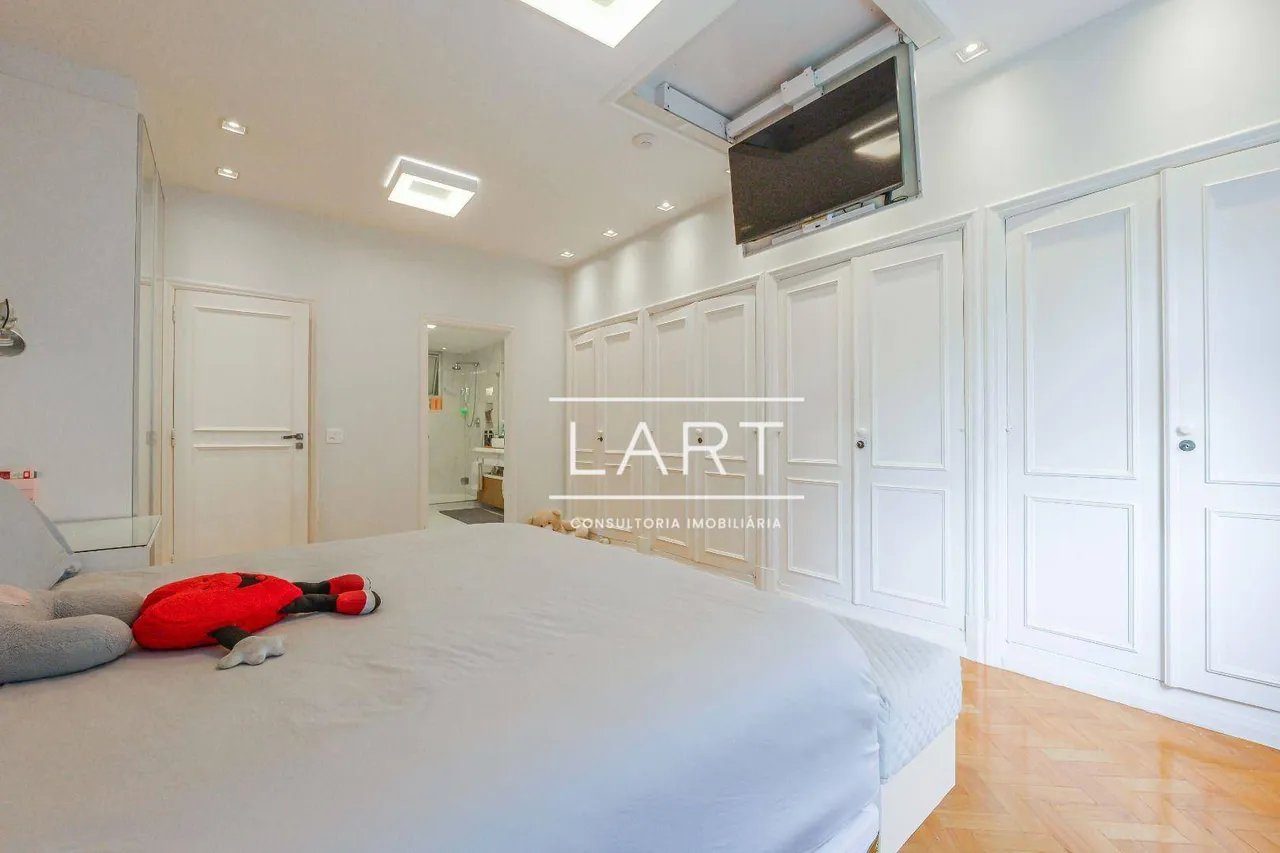 4-bedroom apartment with 453 m² and shared elevator — photo 8