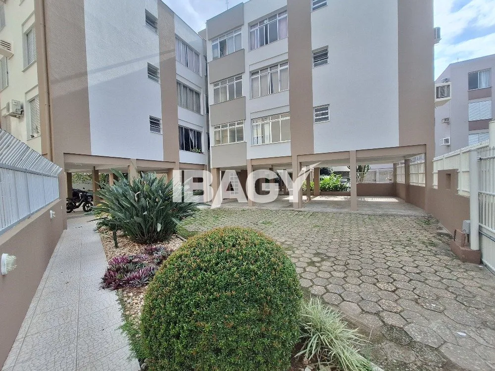 One-bedroom, 40 m² apartment in Florianópolis — photo 2