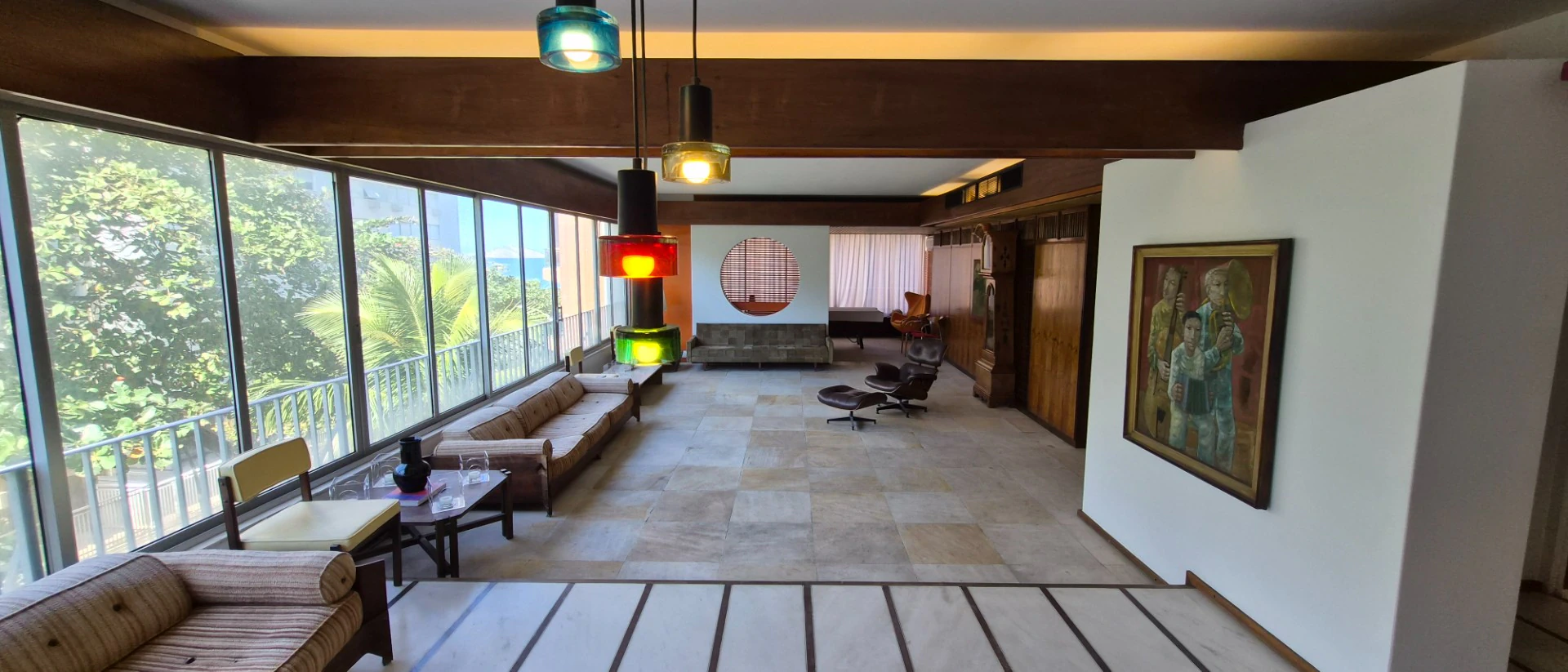 Apartamento com 4 quartos e 300 m², 1 suíte e 4 banheiros