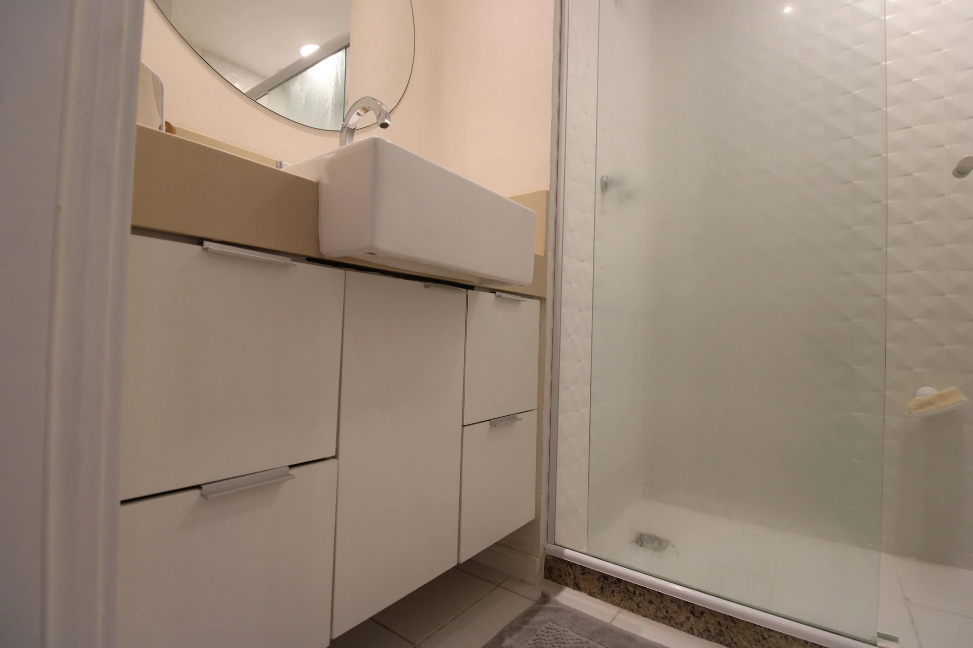3-bedroom apartment in a building with a sauna — photo 33