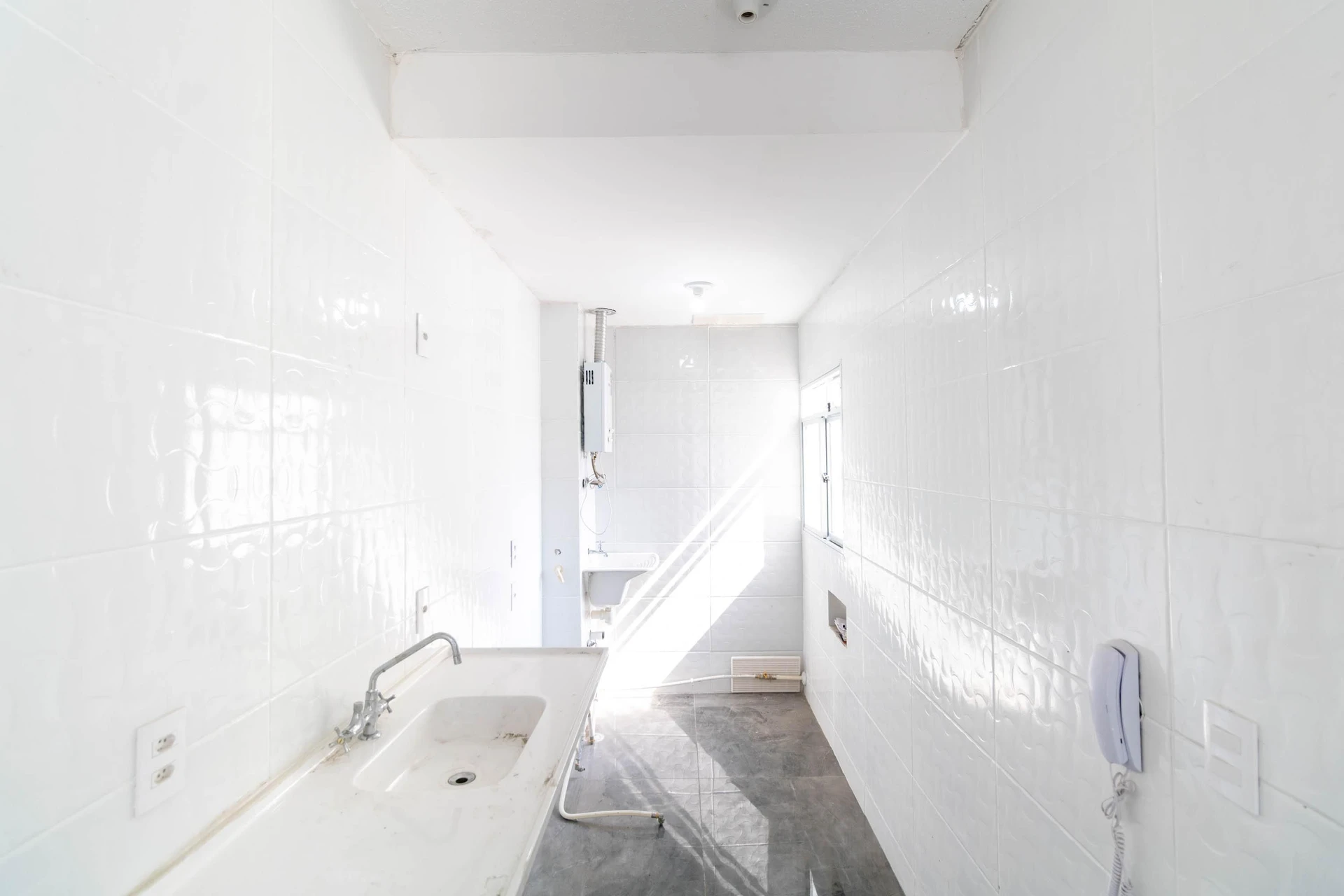 2-bedroom apartment with 1 bathroom and no parking — photo 43