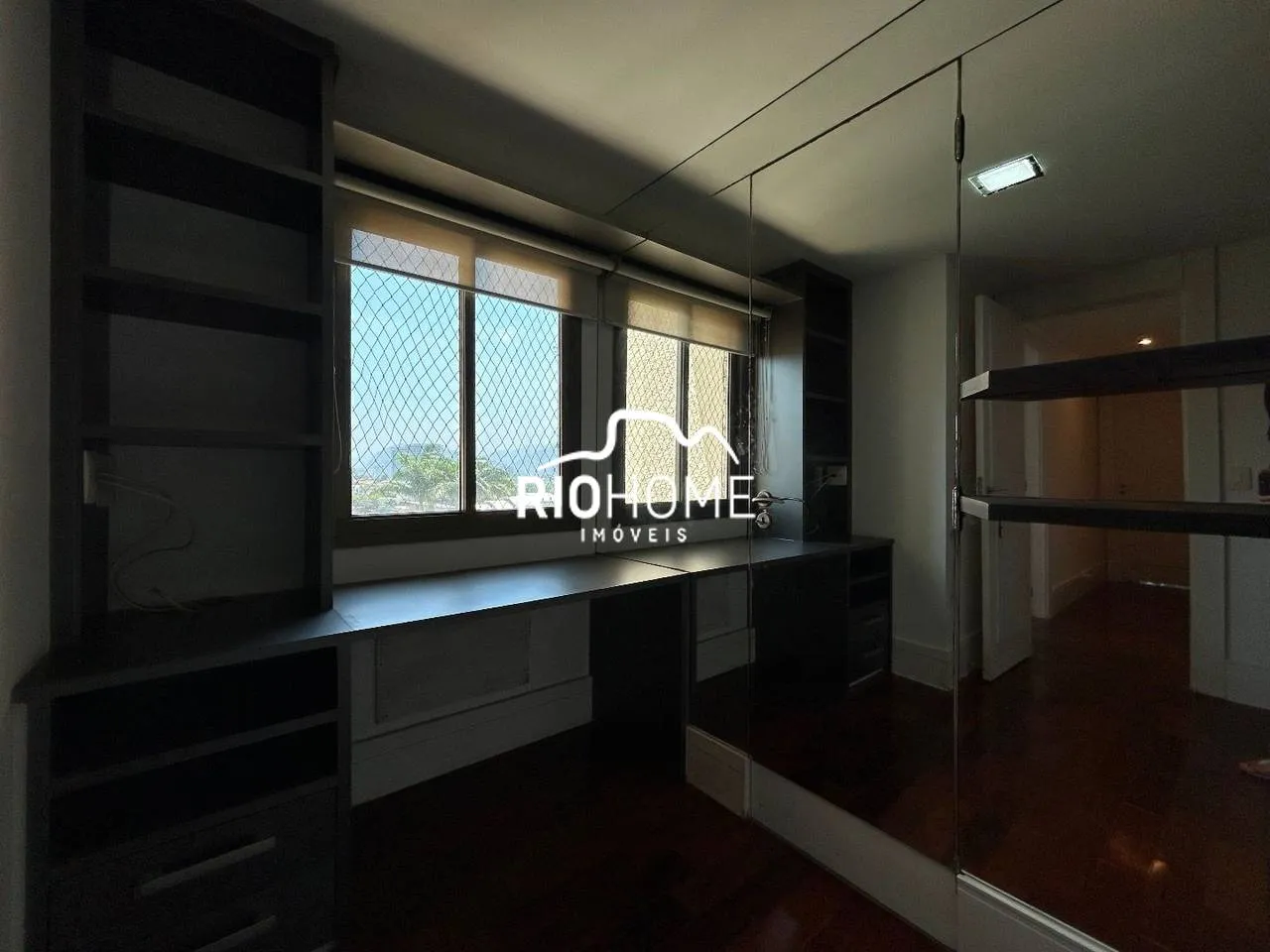 Apartment, 174 m², with a glass-enclosed balcony — photo 25