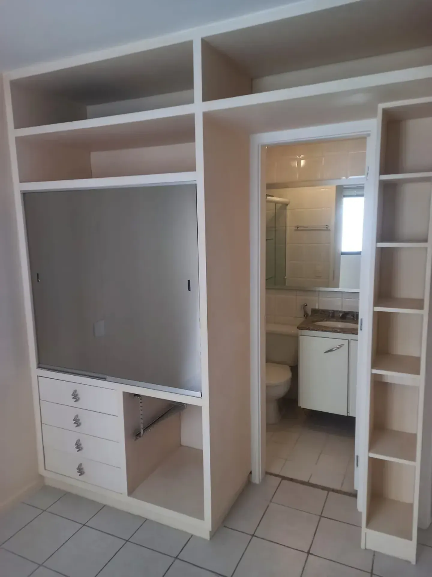 2-bedroom apartment with a home office — photo 36