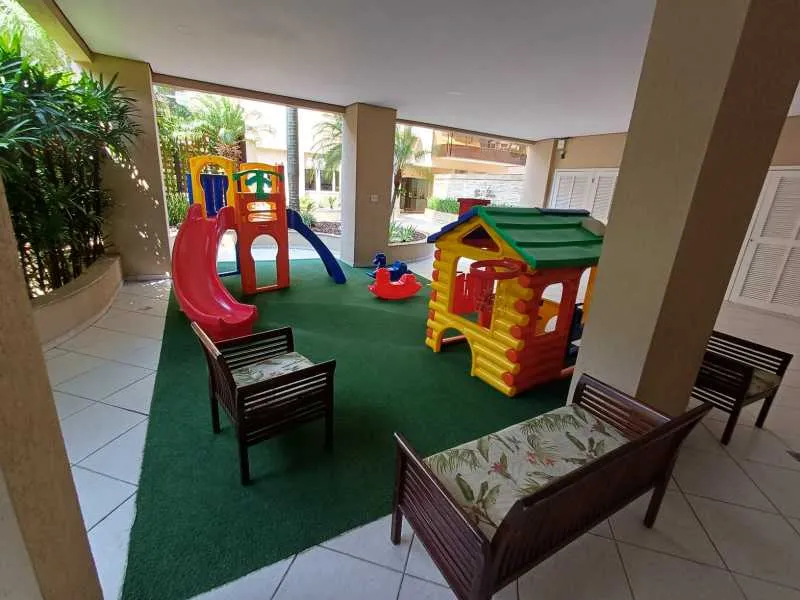 Furnished apartment with 3 bedrooms and 4 bathrooms — photo 28