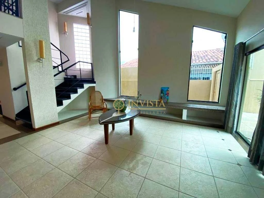 Casa residencial con 4 dormitorios y 5 baños — photo 10