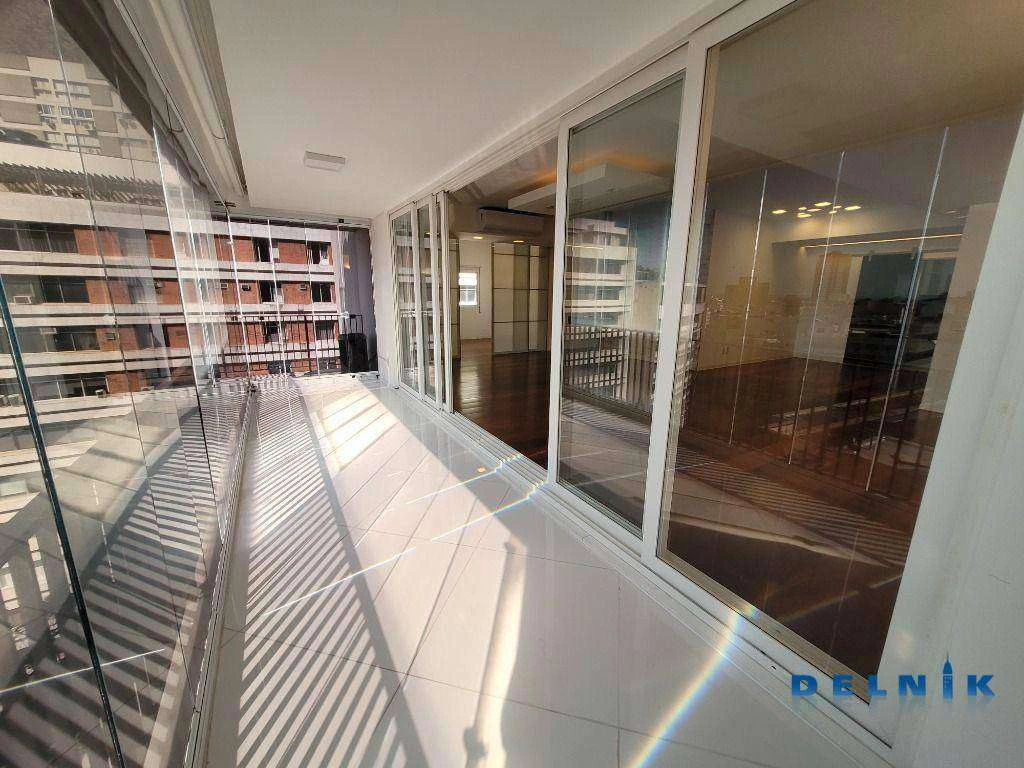 Apartamento com 3 quartos de 156 m² e vista cidade/montanhas — photo 9