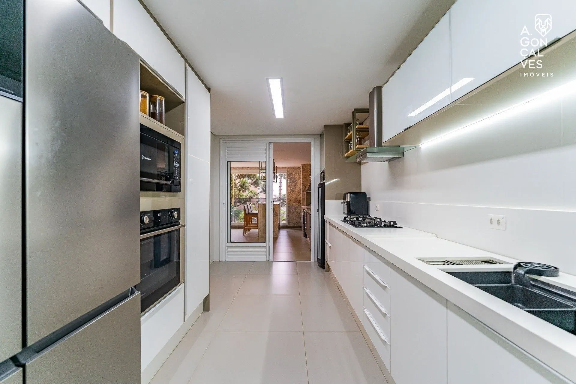 Мебльована квартира 260 м² з 4 спальнями з власними ваннами — photo 38