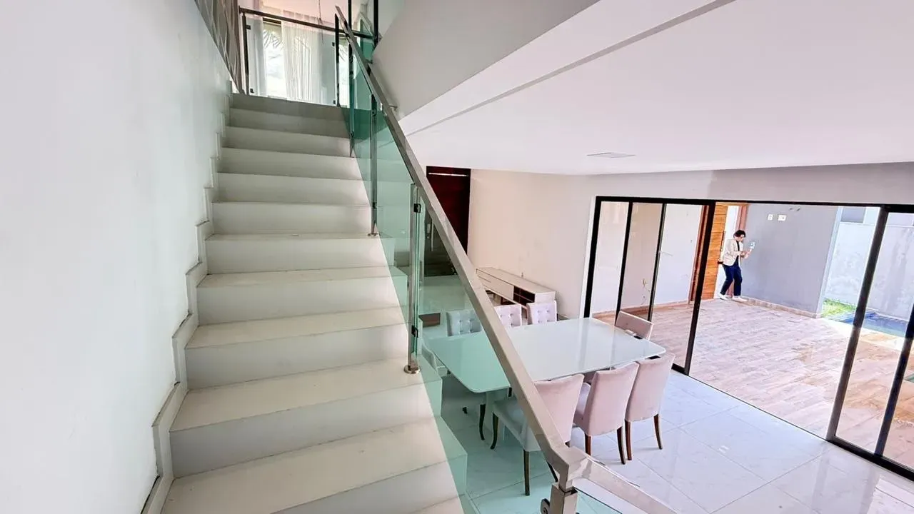 House with 550 m², 5 bedrooms, floor-to-ceiling windows — photo 13