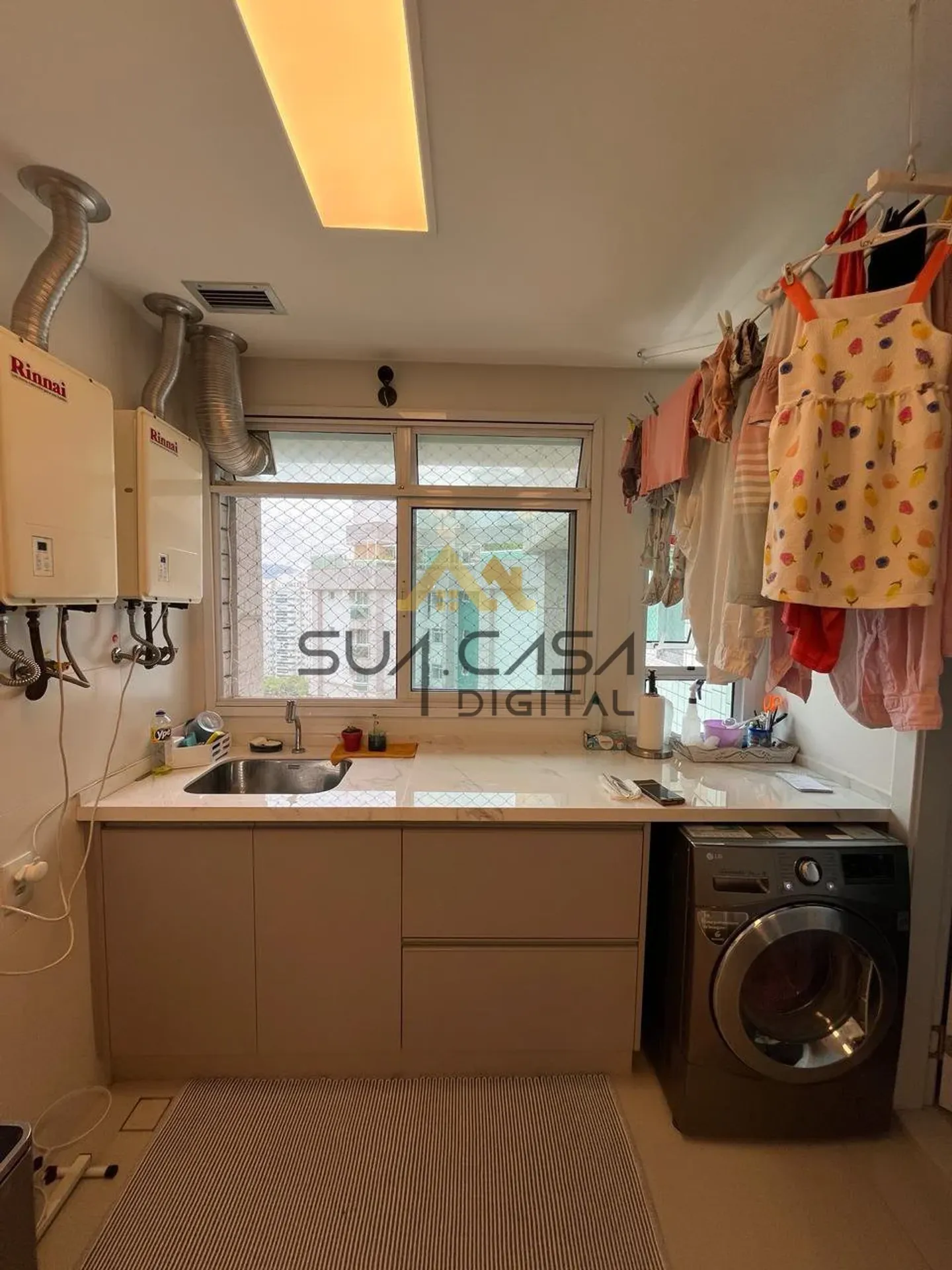 Furnished 3-bedroom apartment with 4 bathrooms and terrace — photo 30