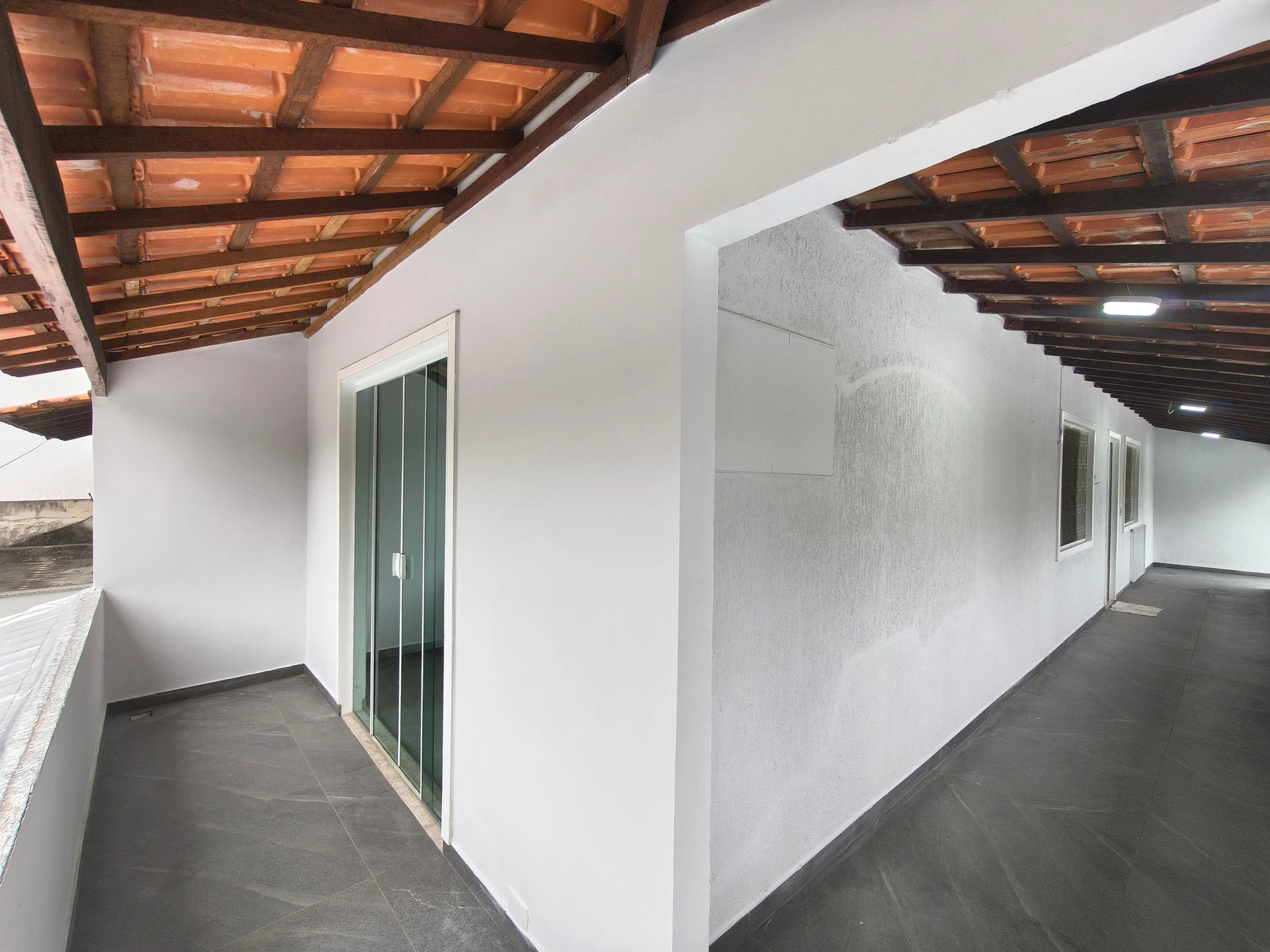 House with 3 bedrooms and an enclosed balcony — photo 14