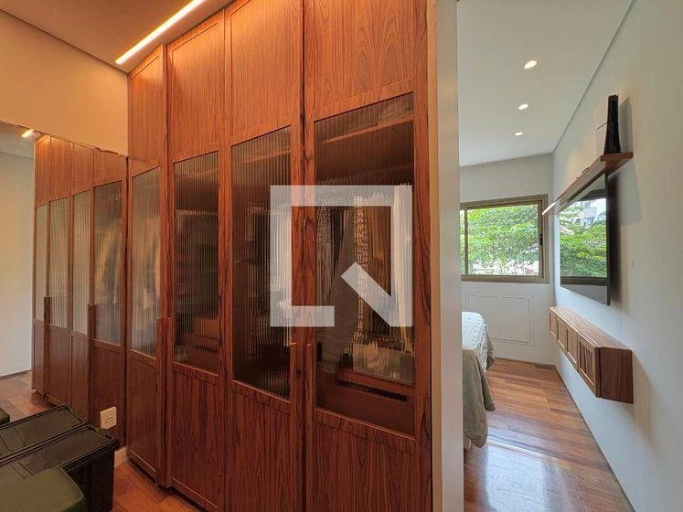 2-bedroom apartment with a glass-enclosed balcony — photo 26