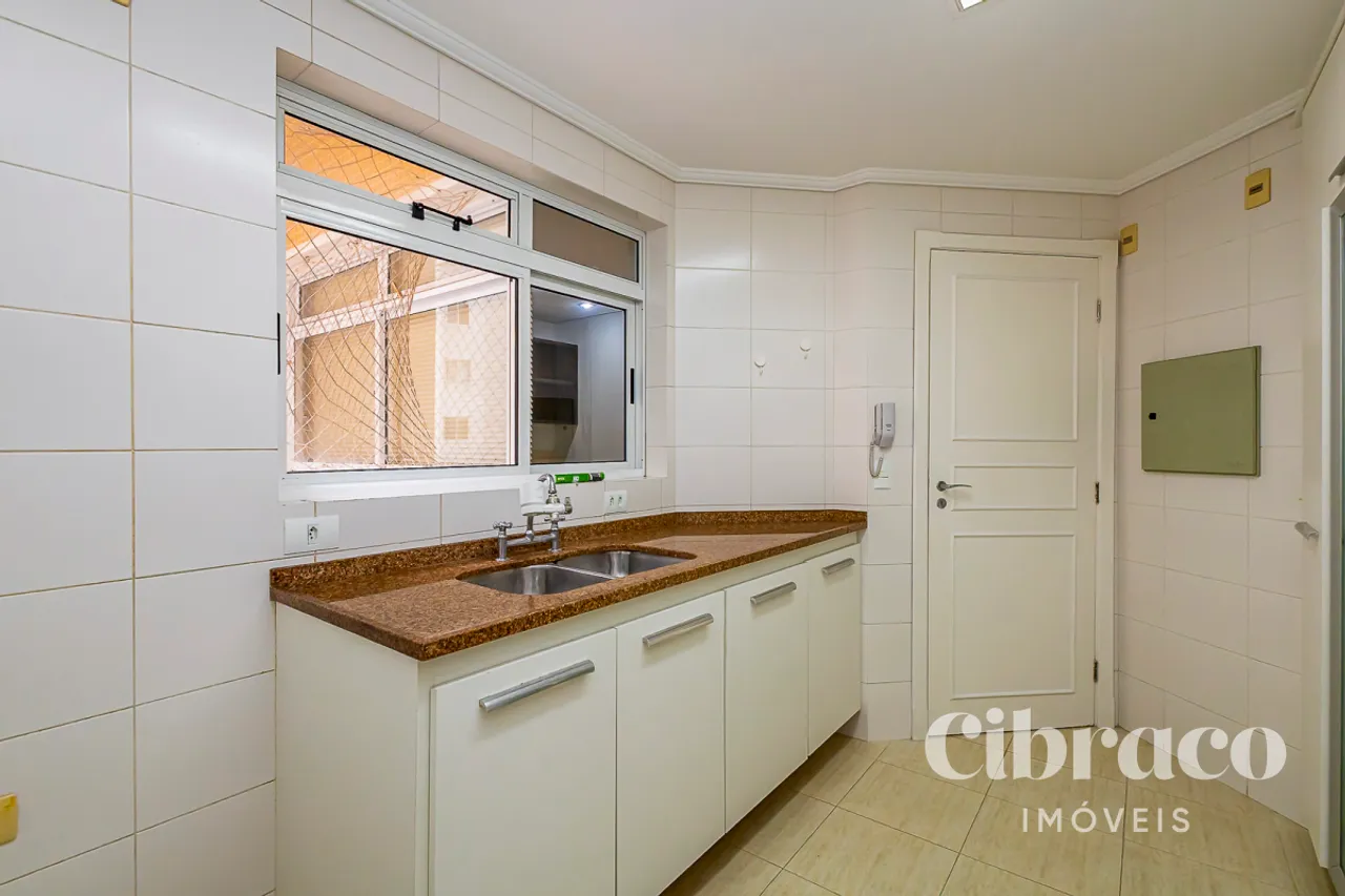 Apartamento de 3 dormitorios con 205 m² y balcón — photo 11