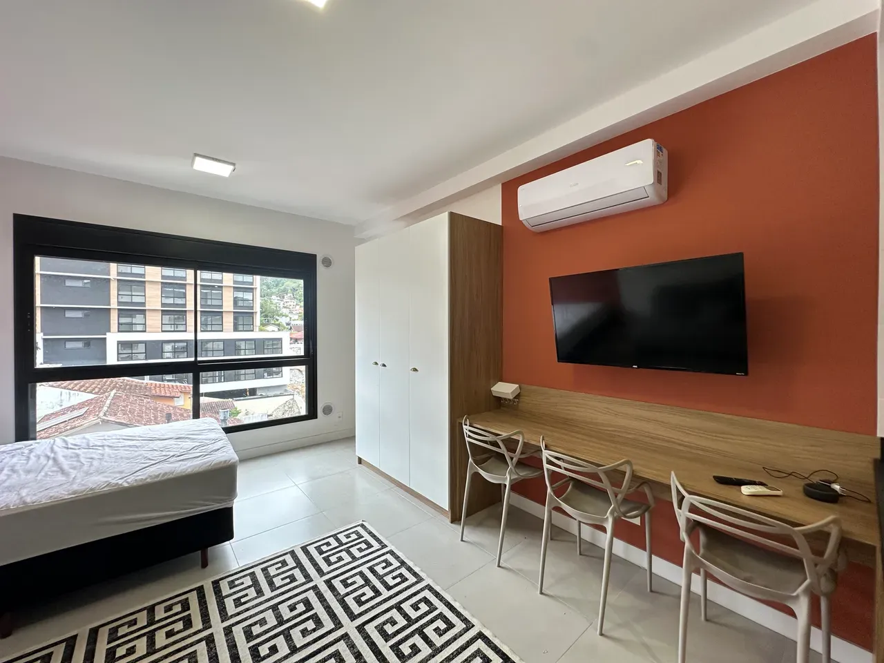 Furnished 1-bedroom apartment with a private garden — photo 13