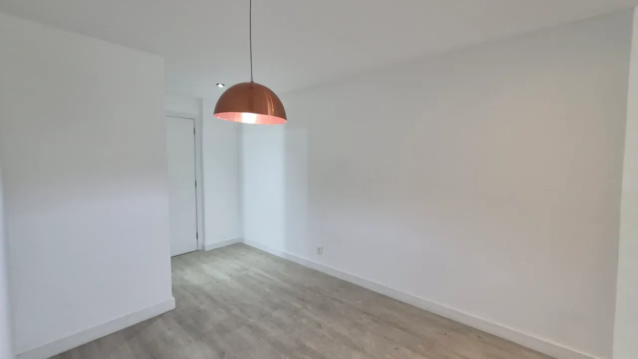 Apartment on the 6th floor with wood or laminate floors — photo 8