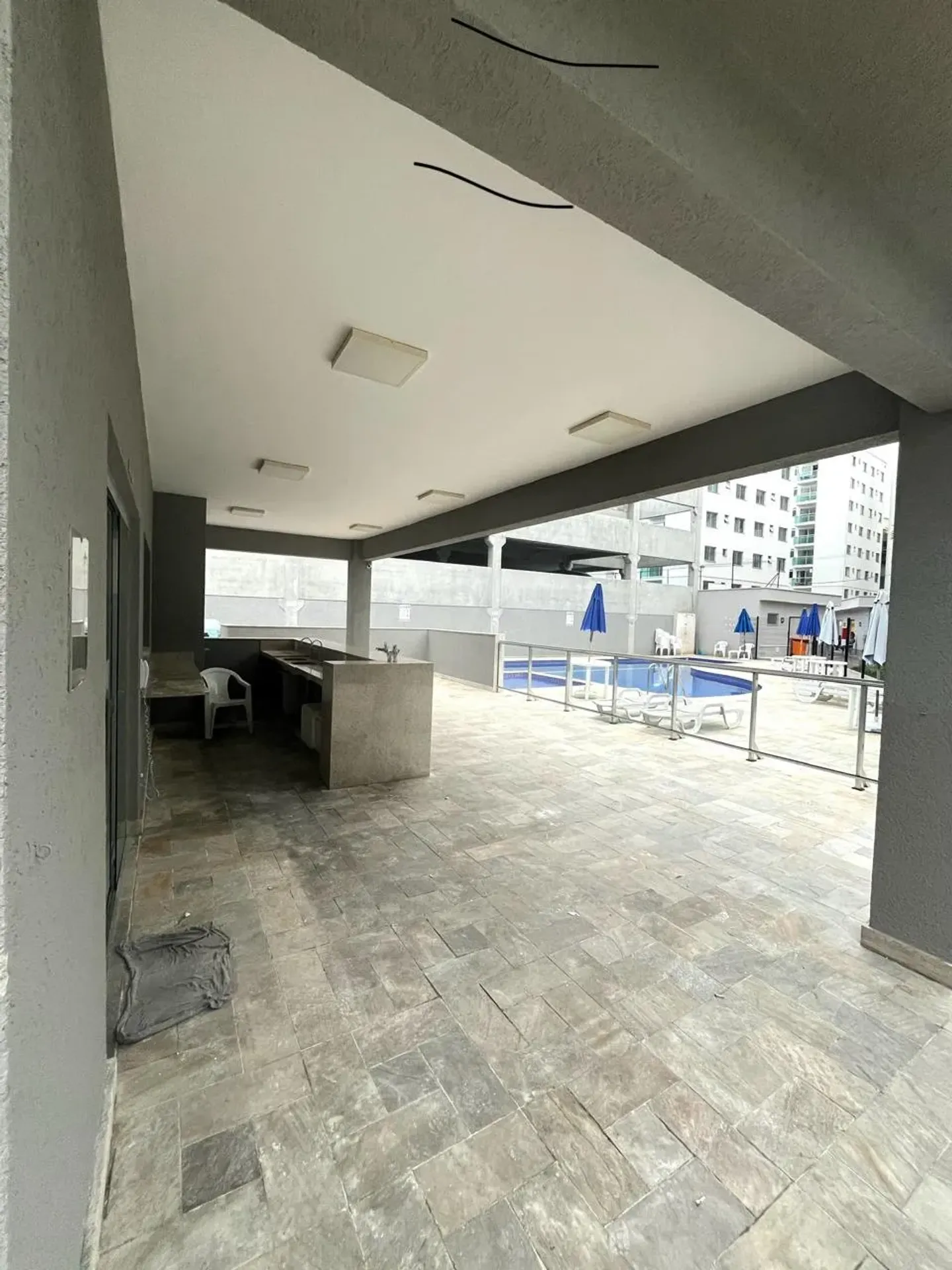 2-bedroom apartment in a building with a gym — photo 12