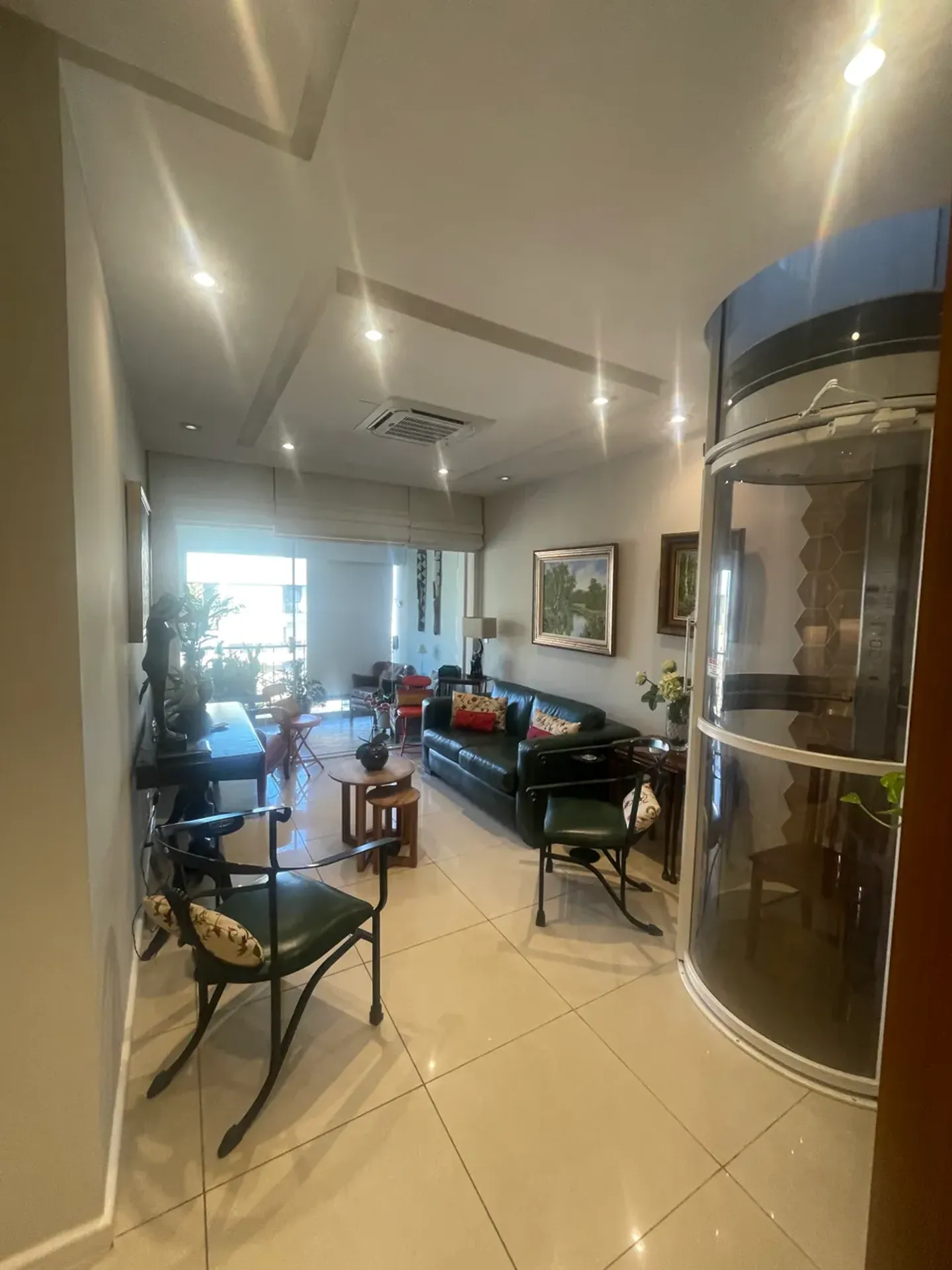 Furnished apartment with 4 bedrooms and 4 bathrooms — photo 3
